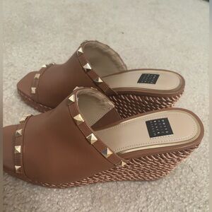 White House black market NWOB studded espadrille